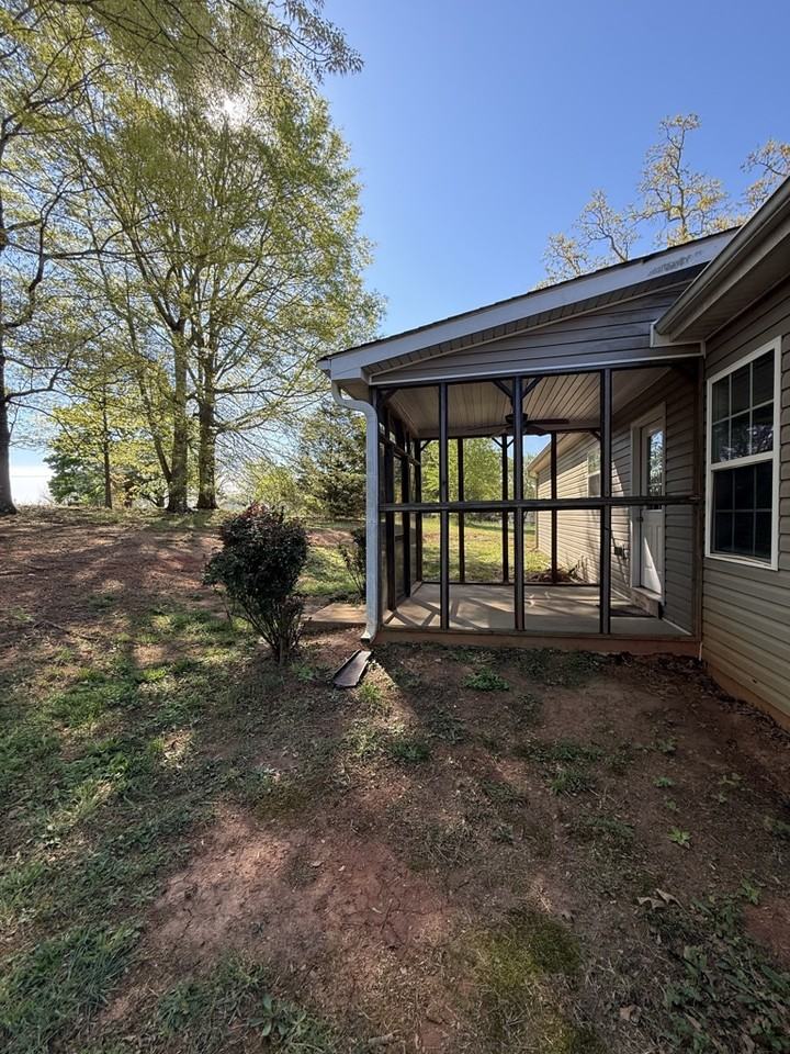 6214 Helen St - Photo 3 of 18