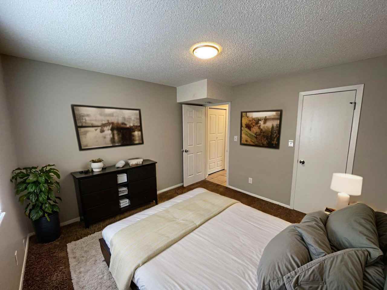 918-922 Teal Ct. - Photo 3 of 6