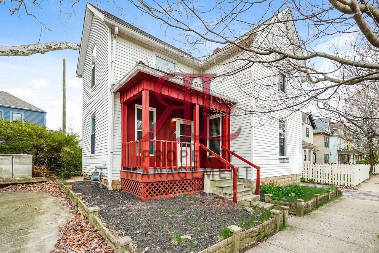 1104 Pennsylvania Ave - Photo 2 of 18