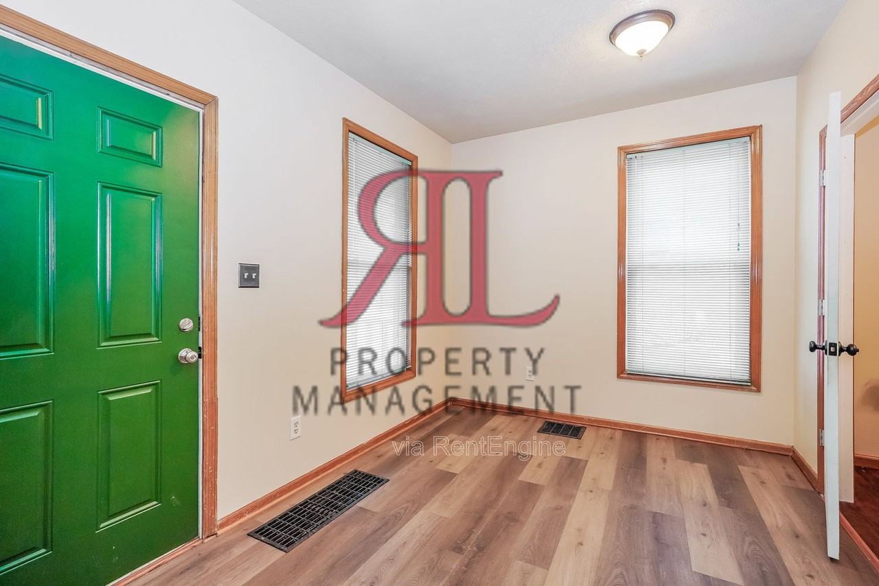 1104 Pennsylvania Ave - Photo 6 of 18