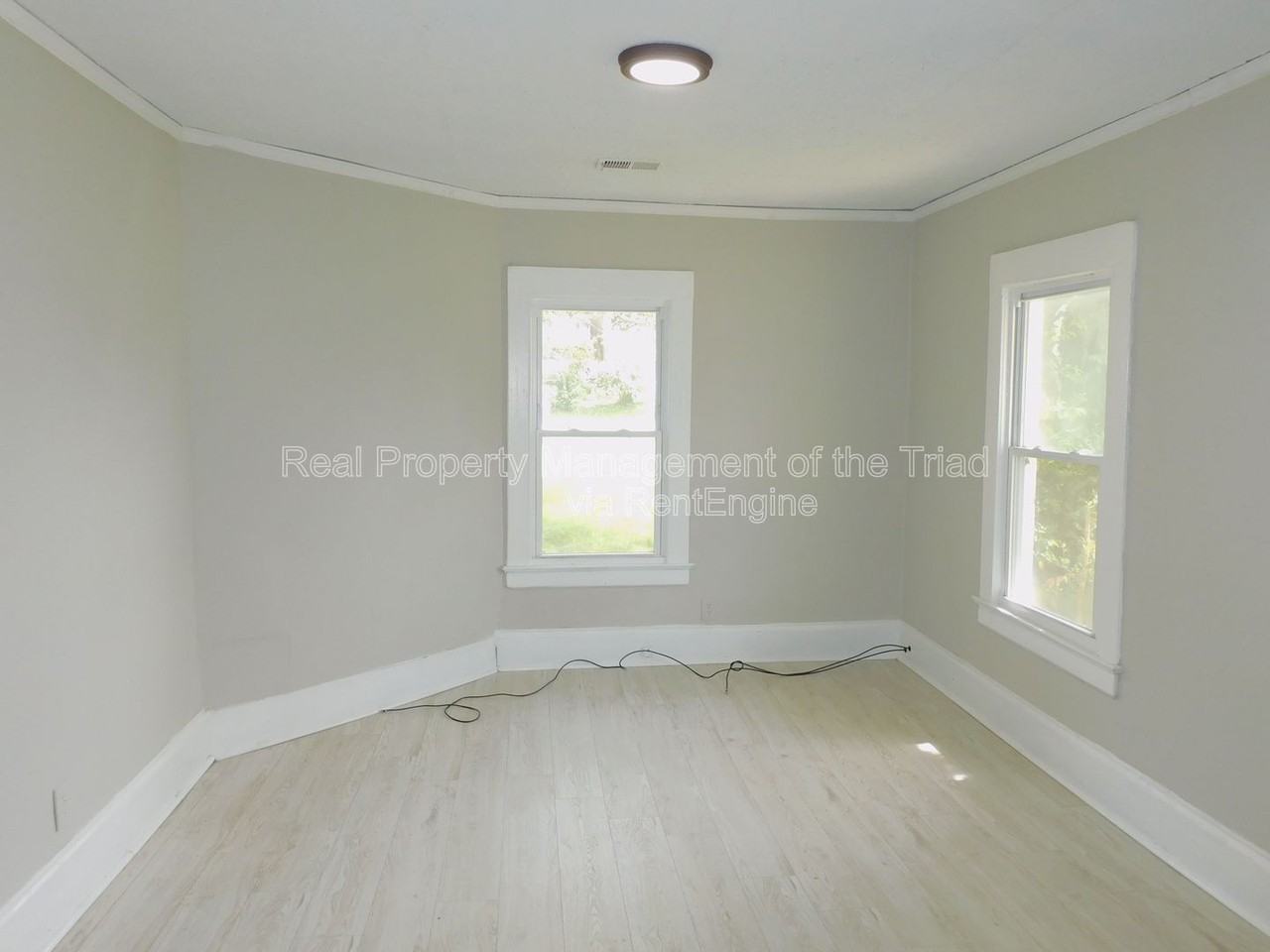 1217 Pearson Pl - Photo 2 of 23