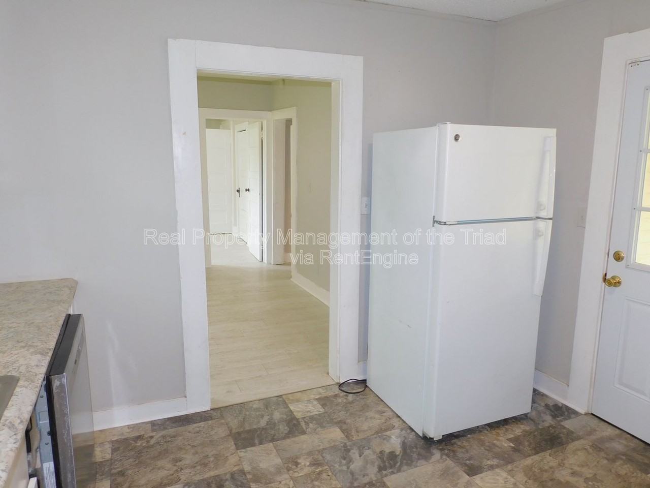 1217 Pearson Pl - Photo 4 of 23