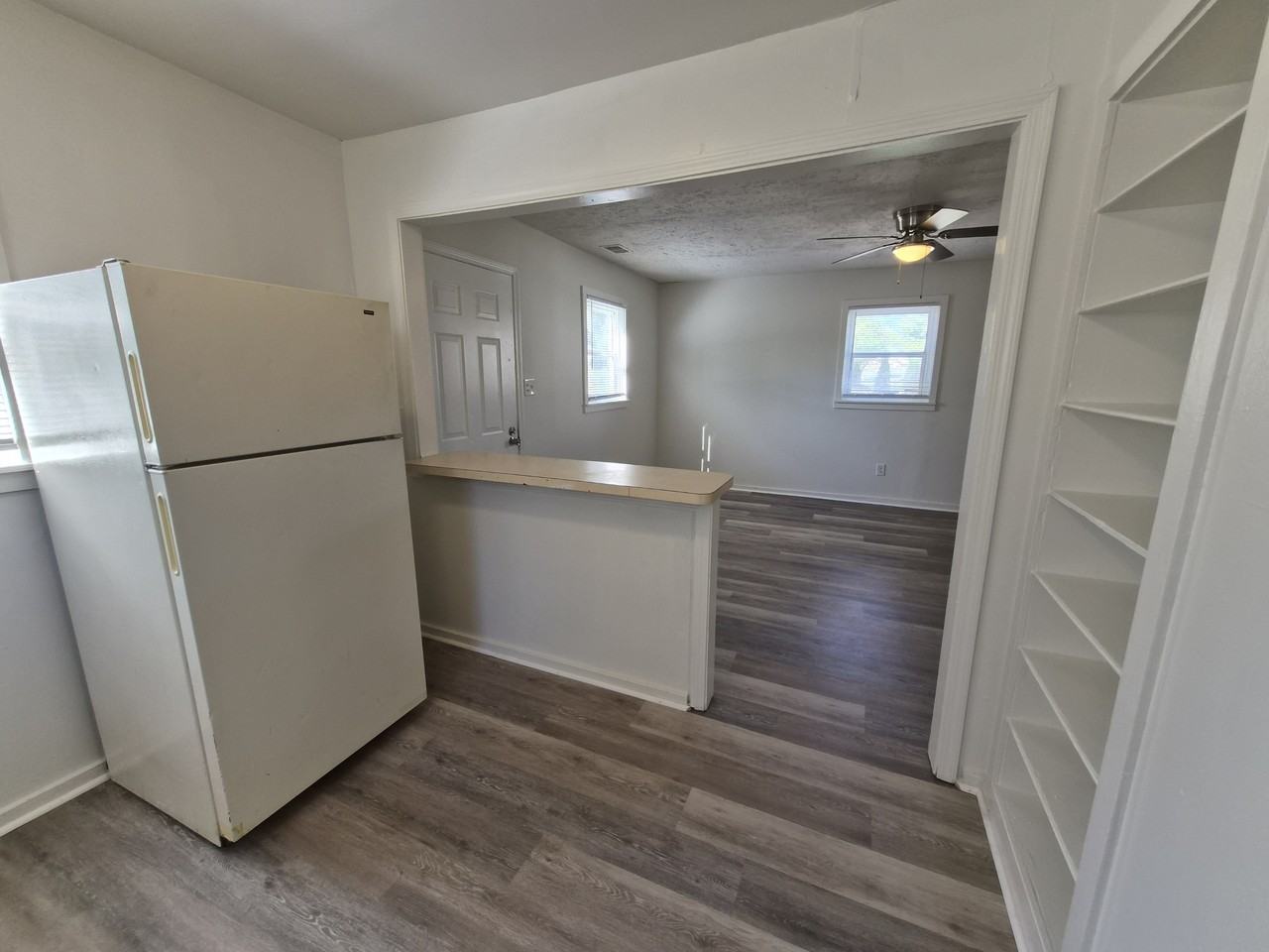 6178 Commodore Dr #6180 - Photo 7 of 12