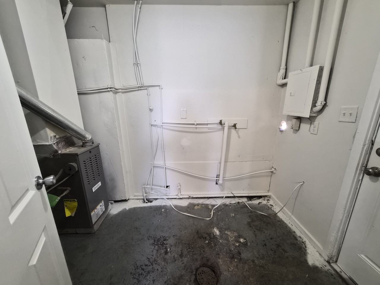 6178 Commodore Dr #6180 - Photo 2 of 12