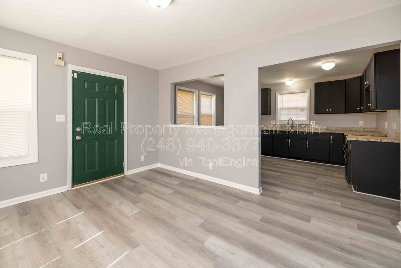 3354 25th St - Photo 2 of 15