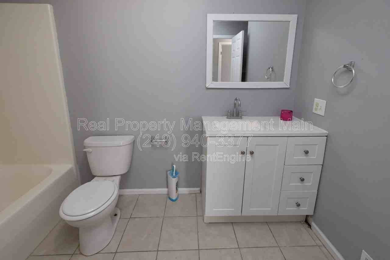 3354 25th St - Photo 5 of 15