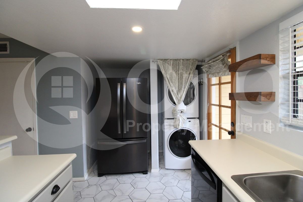 4850 E Kachina Trl #3 - Photo 5 of 23