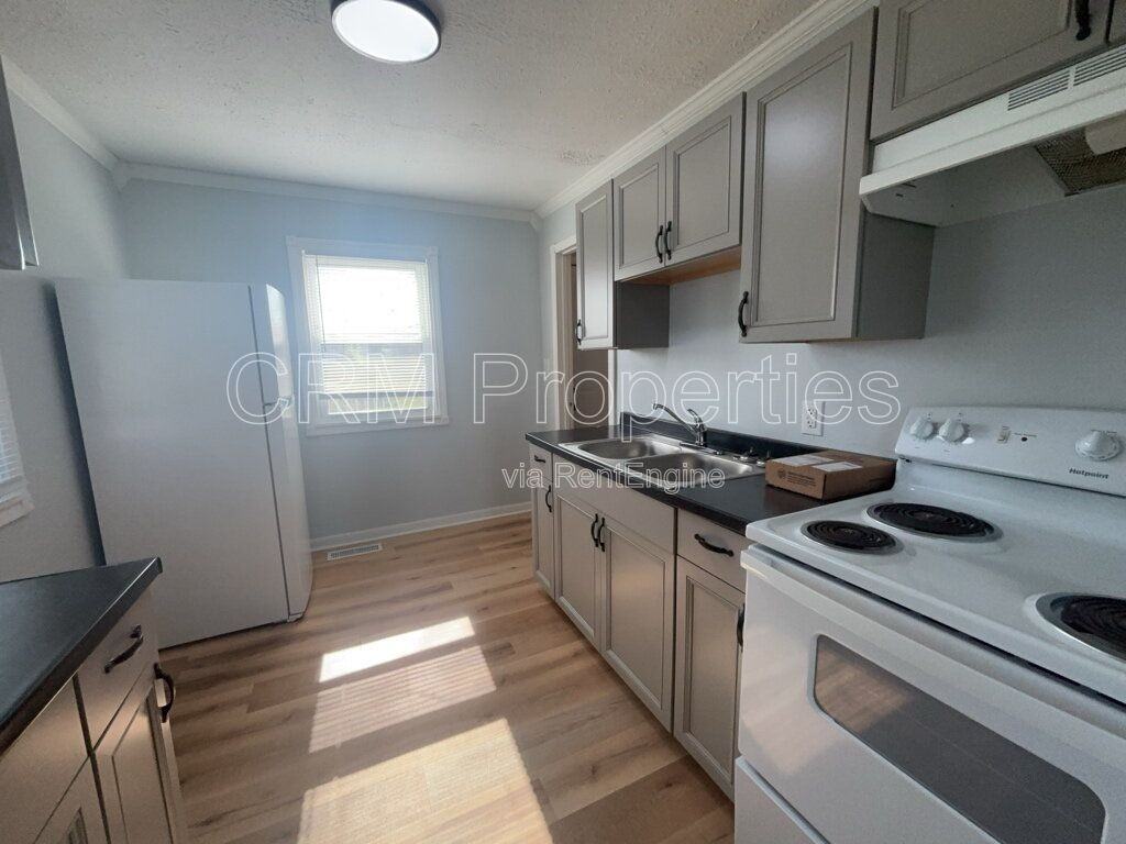 1303 S Purdum St - Photo 7 of 20