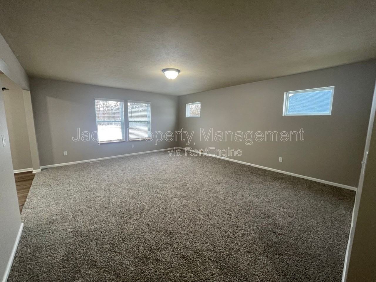 24537 Brownstone Blvd - Photo 2 of 17