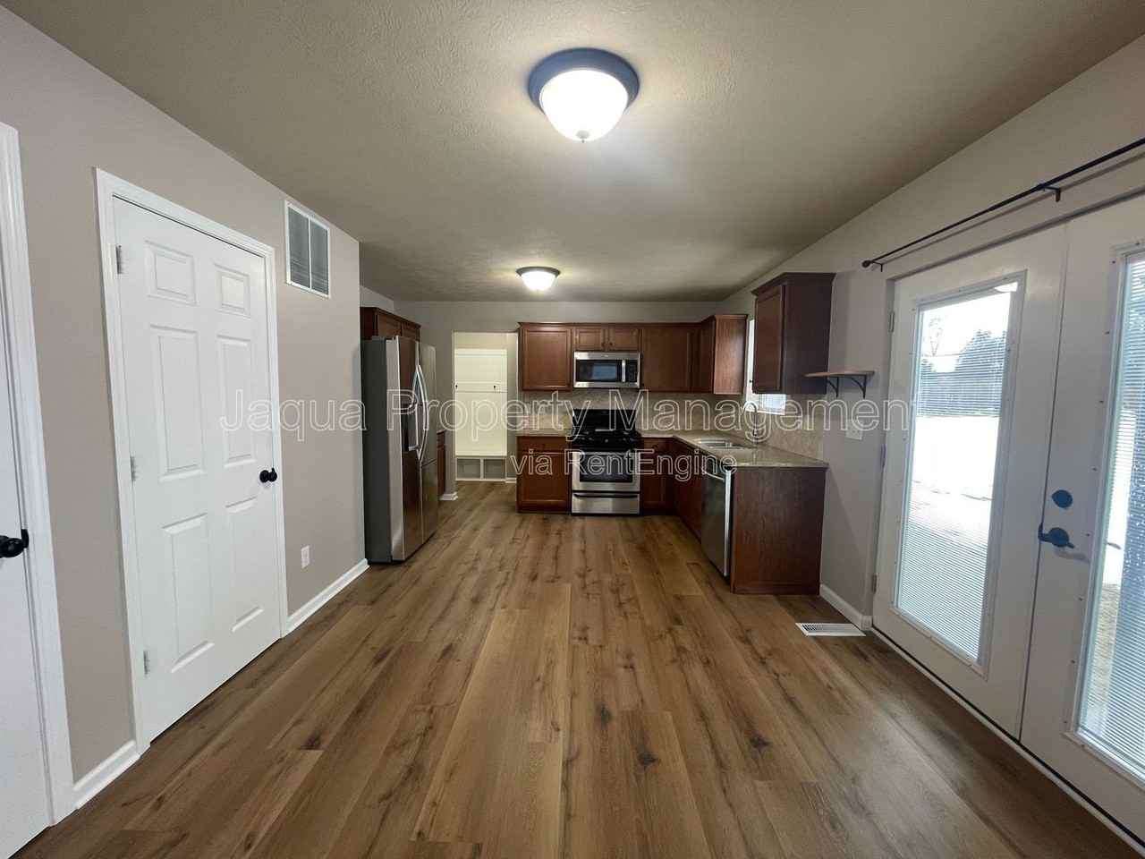 24537 Brownstone Blvd - Photo 5 of 17