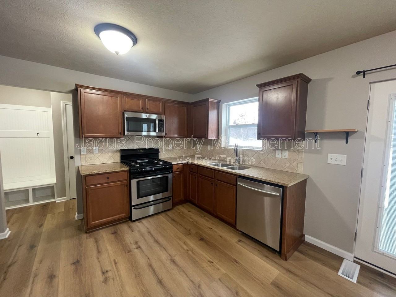 24537 Brownstone Blvd - Photo 6 of 17