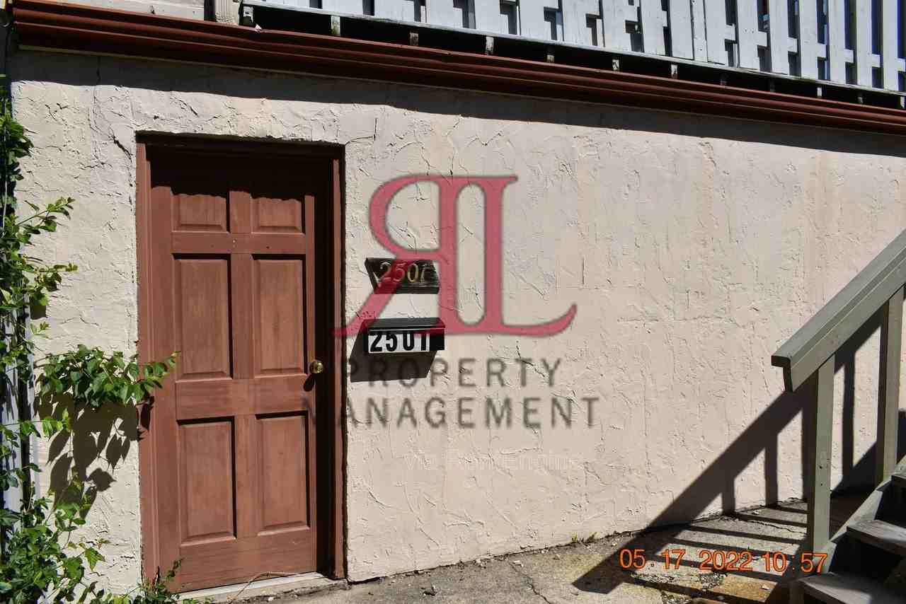 2501 Burgandy Ln - Photo 2 of 41