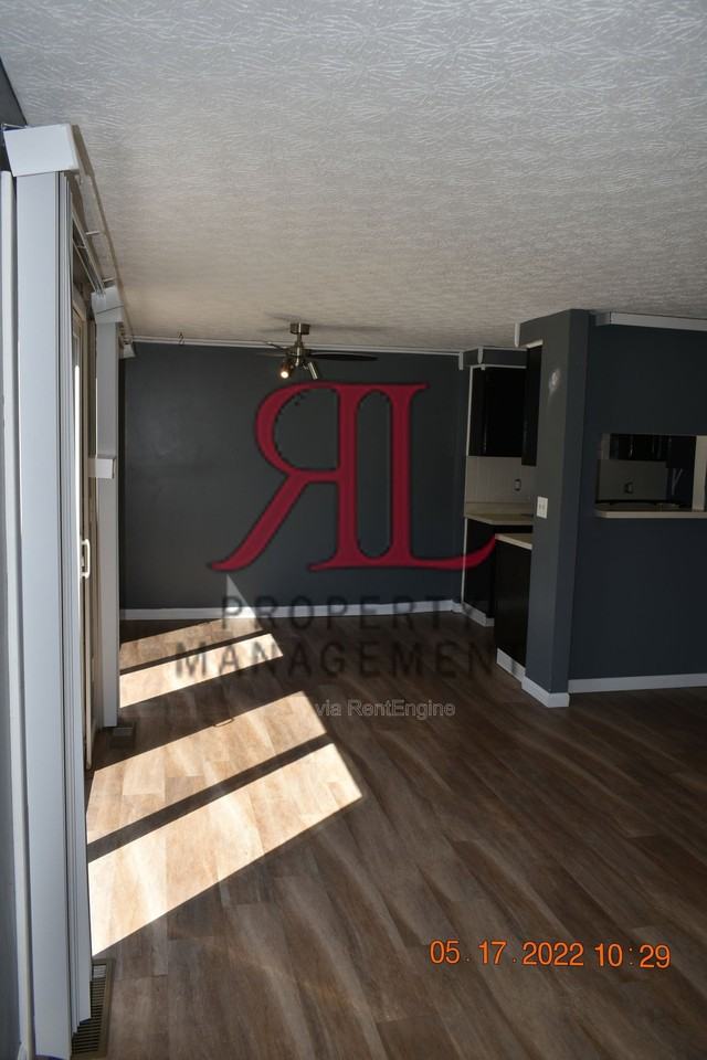 2501 Burgandy Ln - Photo 7 of 41