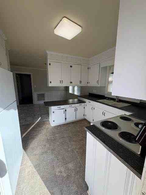 2606 S Wright Rd - Photo 3 of 15