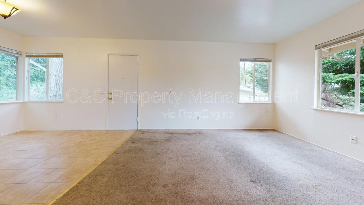 857 Pacific St - Photo 2 of 8