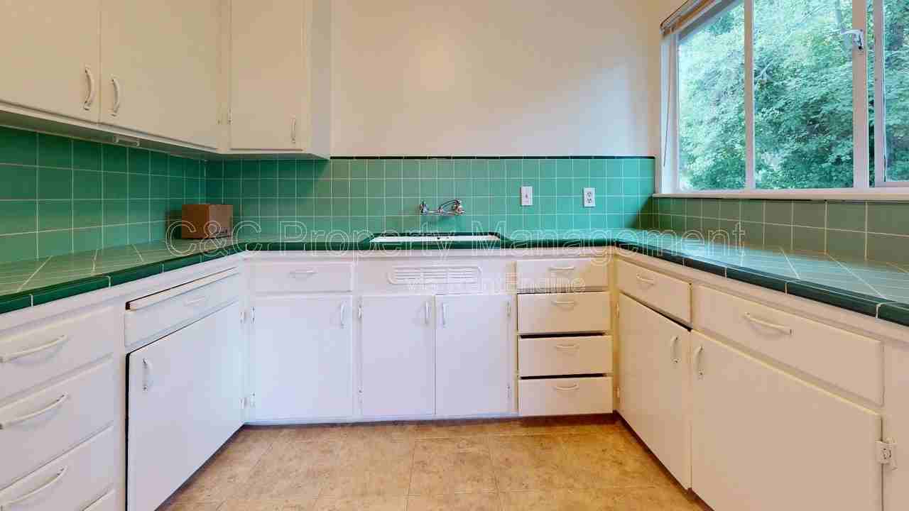 857 Pacific St - Photo 3 of 8