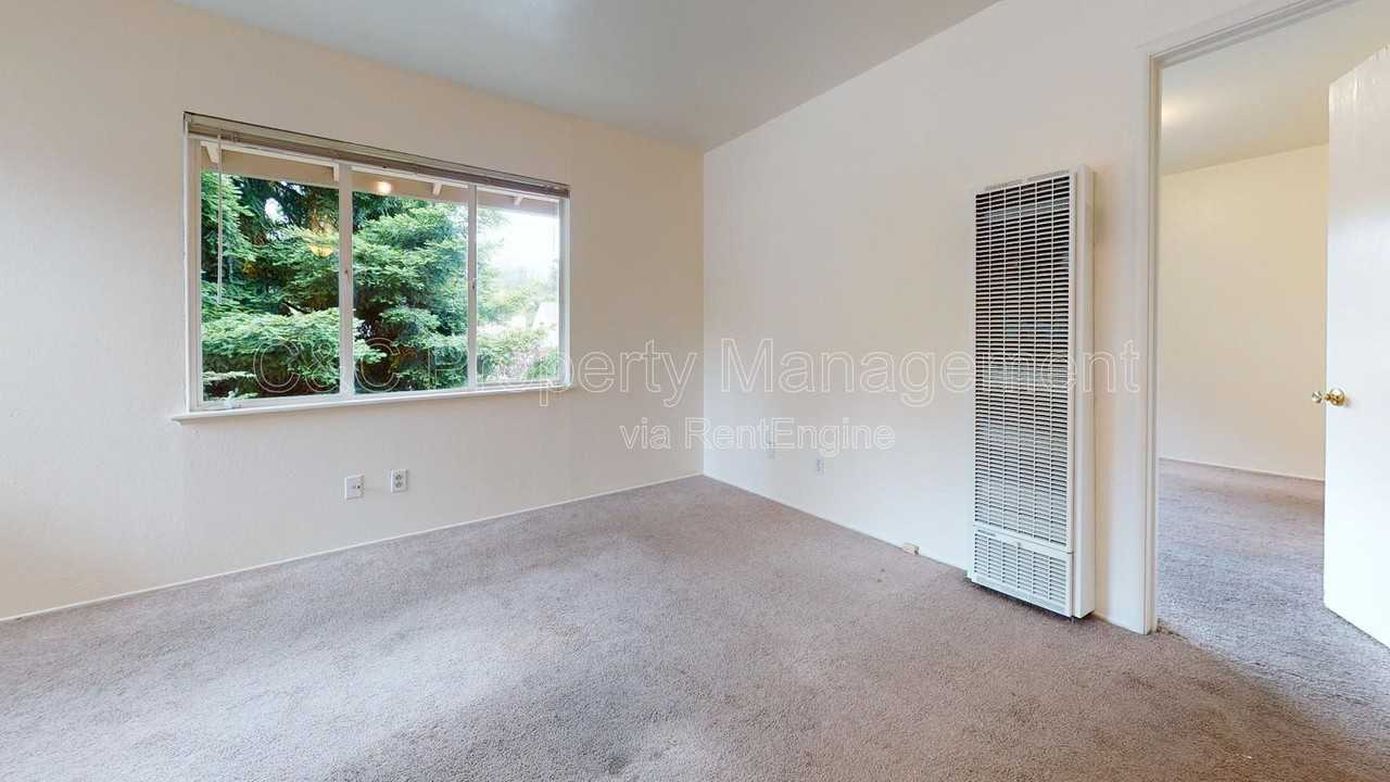 857 Pacific St - Photo 4 of 8