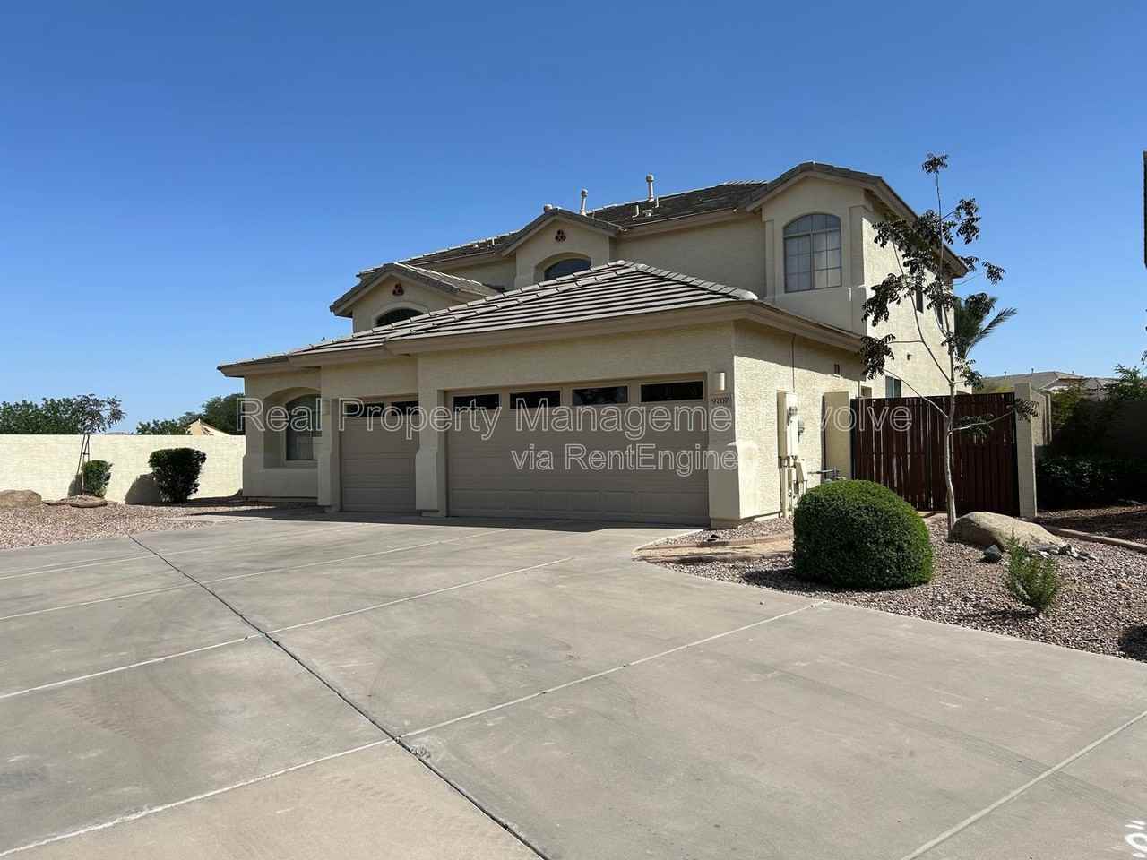 9707 S 45th Ave - Photo 2 of 50