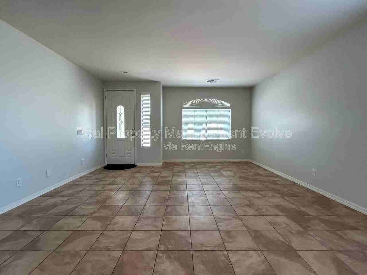 9707 S 45th Ave - Photo 6 of 50