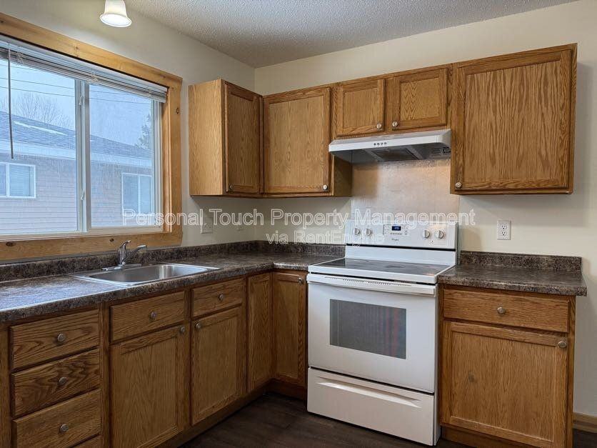 611 2nd Ave W - Photo 4 of 18