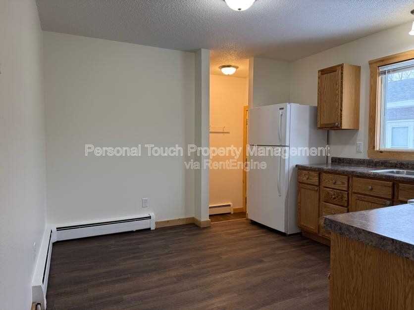 611 2nd Ave W - Photo 2 of 18