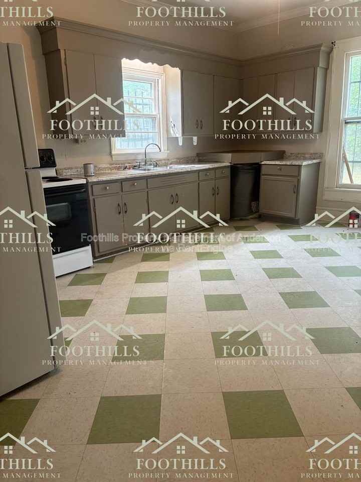 319 B St - Photo 6 of 14