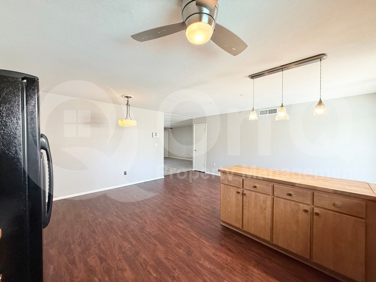 407 E Harvard Dr - Photo 6 of 21