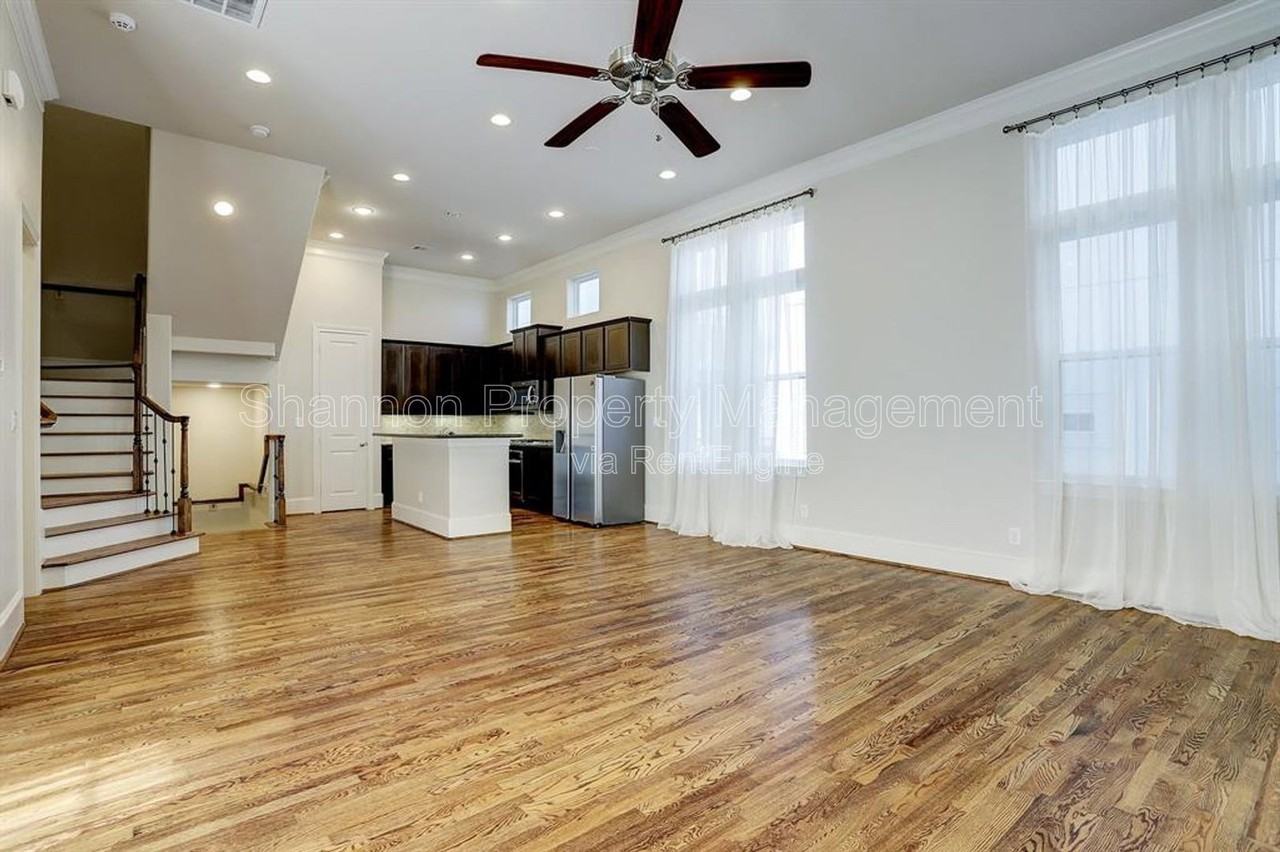 5108 Larkin St - Photo 5 of 20