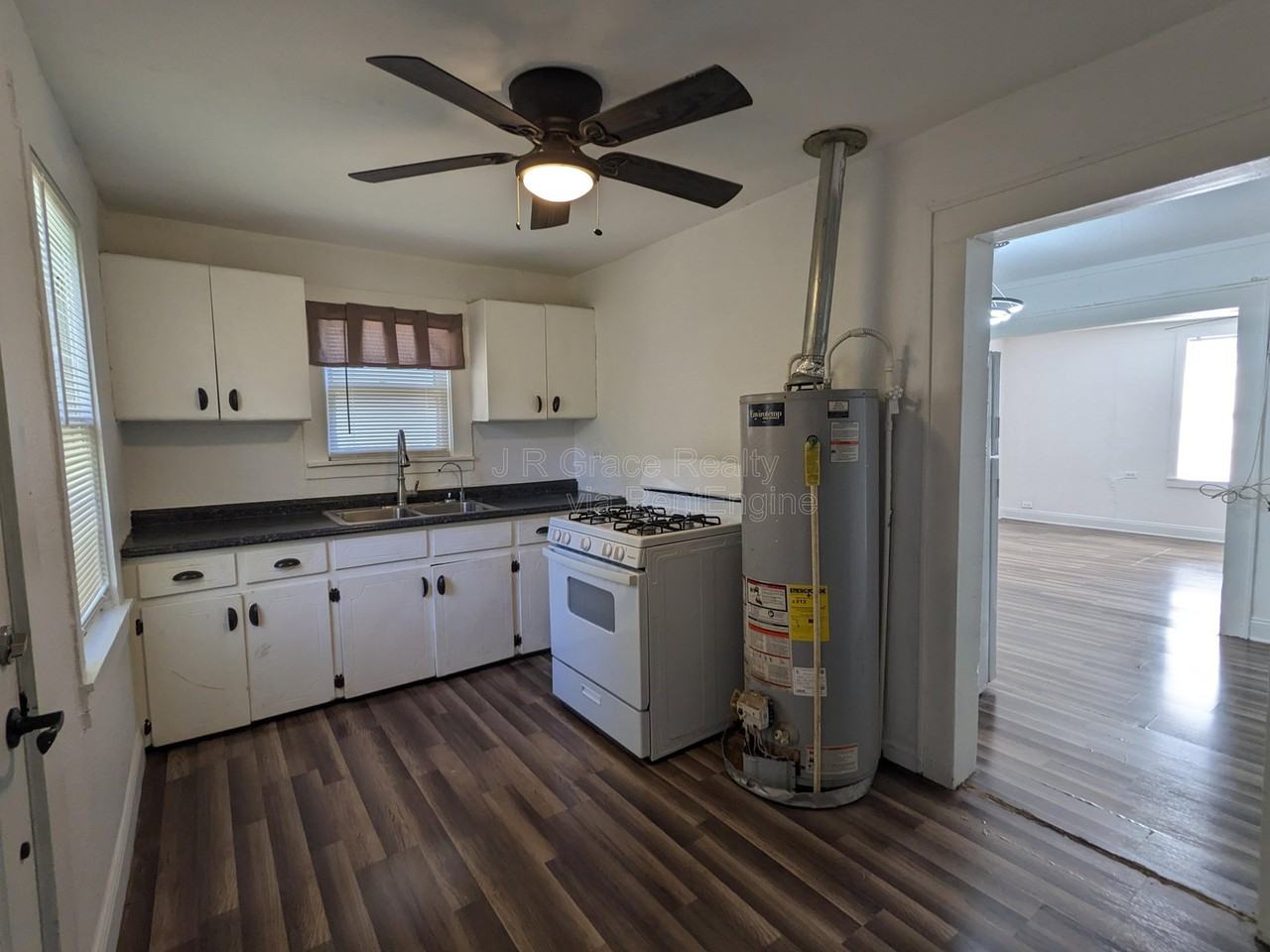 1320 Harrison Ave - Photo 2 of 10