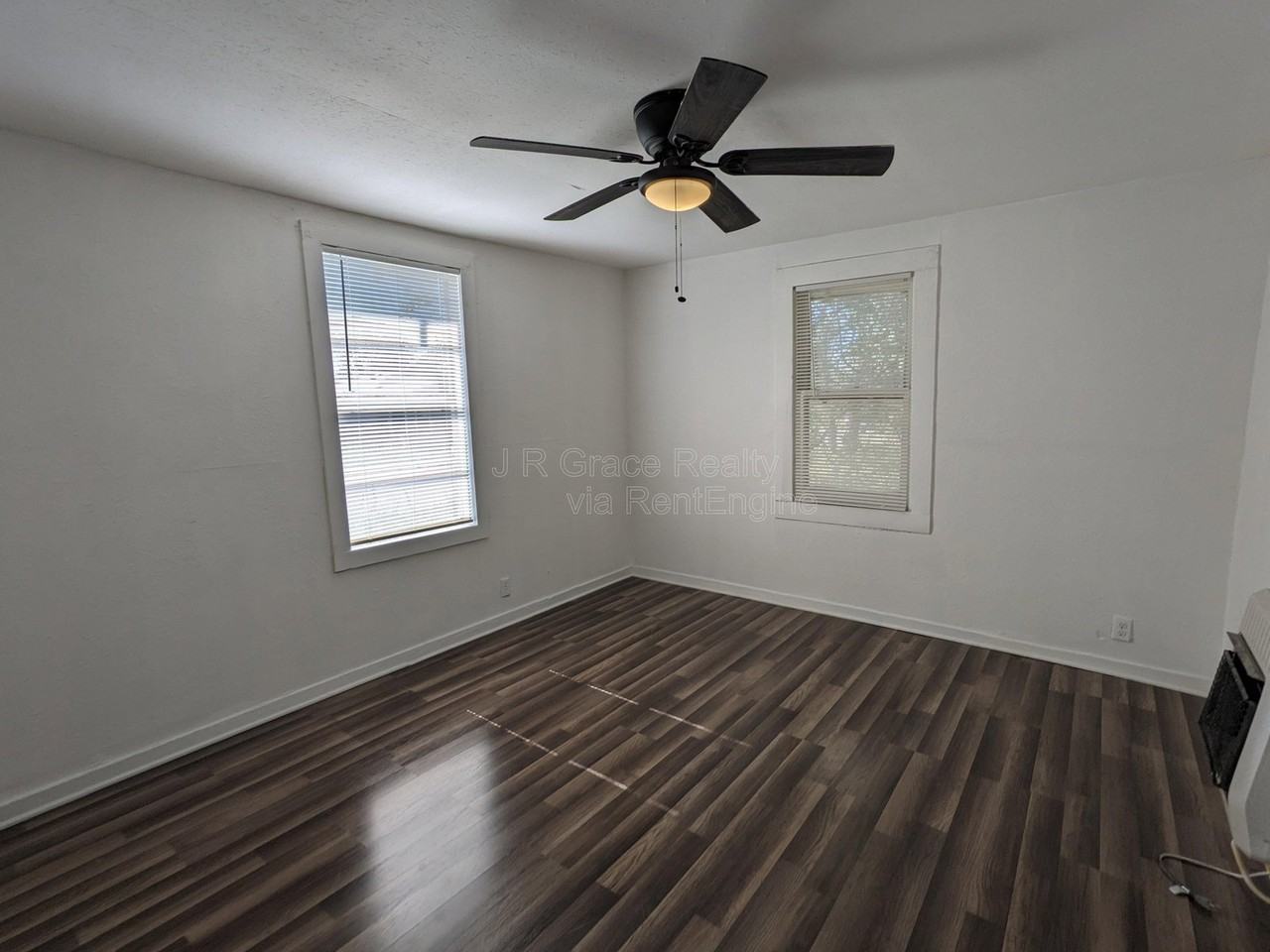 1320 Harrison Ave - Photo 6 of 10