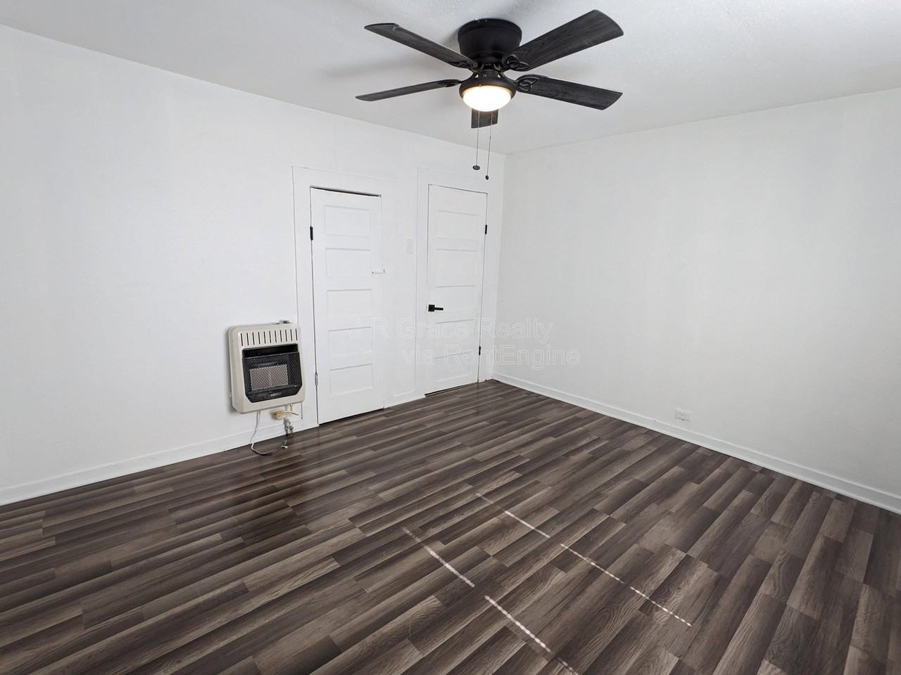 1320 Harrison Ave - Photo 7 of 10