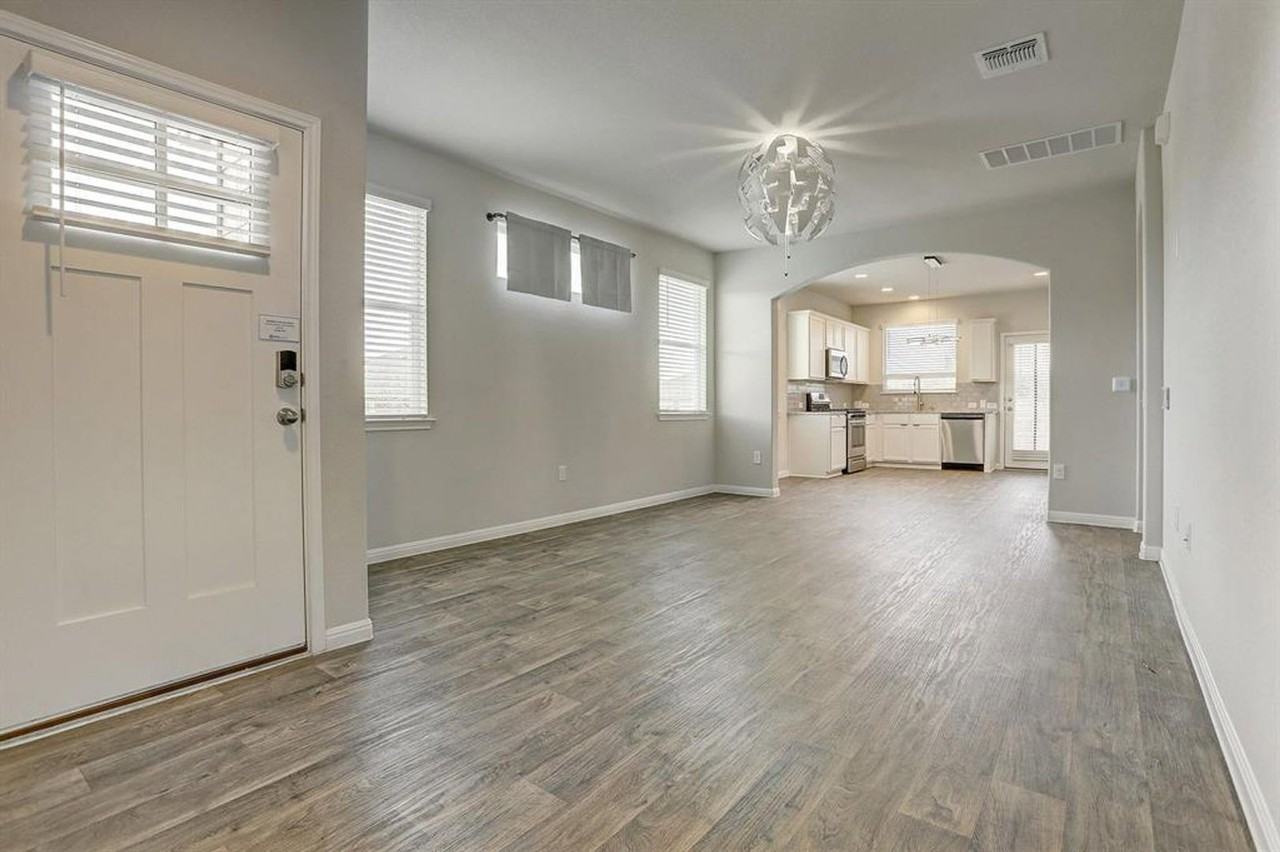 14218 Handel Dr #8B - Photo 3 of 10