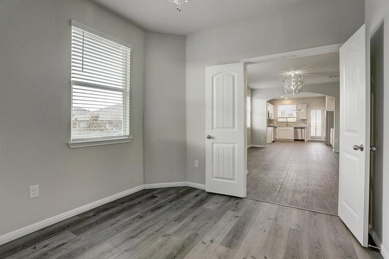 14218 Handel Dr #8B - Photo 4 of 10