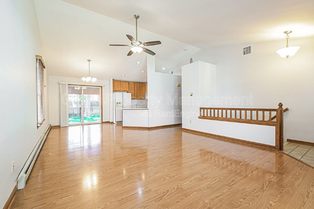 2586 E 125th Pl - Photo 3 of 30