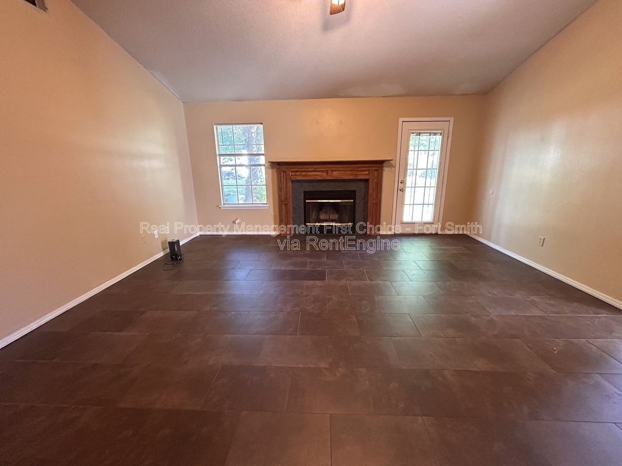 2106 Breckenridge Ter - Photo 3 of 27