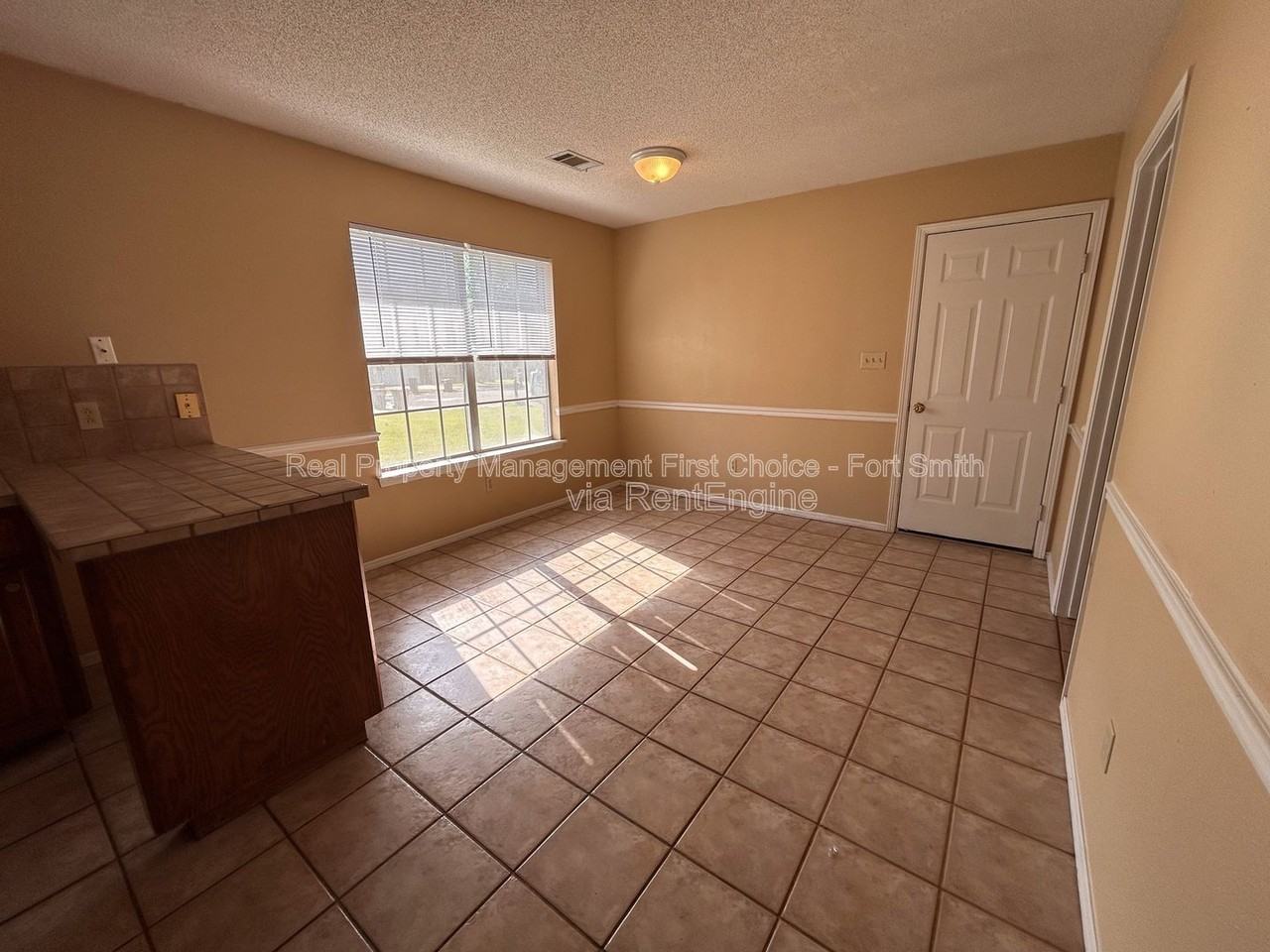 2106 Breckenridge Ter - Photo 5 of 27