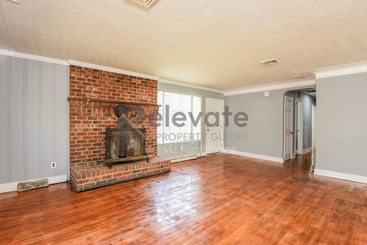 4211 Wayside Rd - Photo 6 of 23