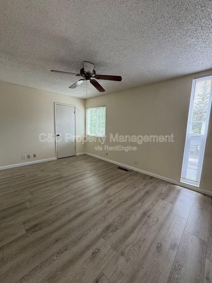 1221 Pine Creek Way #G - Photo 4 of 5