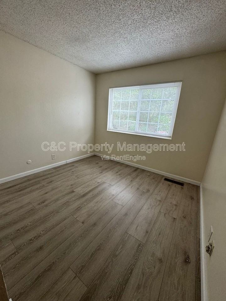 1221 Pine Creek Way #G - Photo 5 of 5