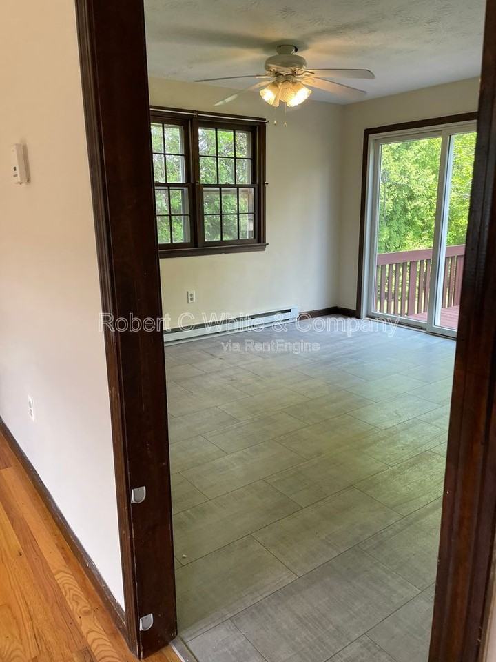 25 Regency Ct - Photo 6 of 20