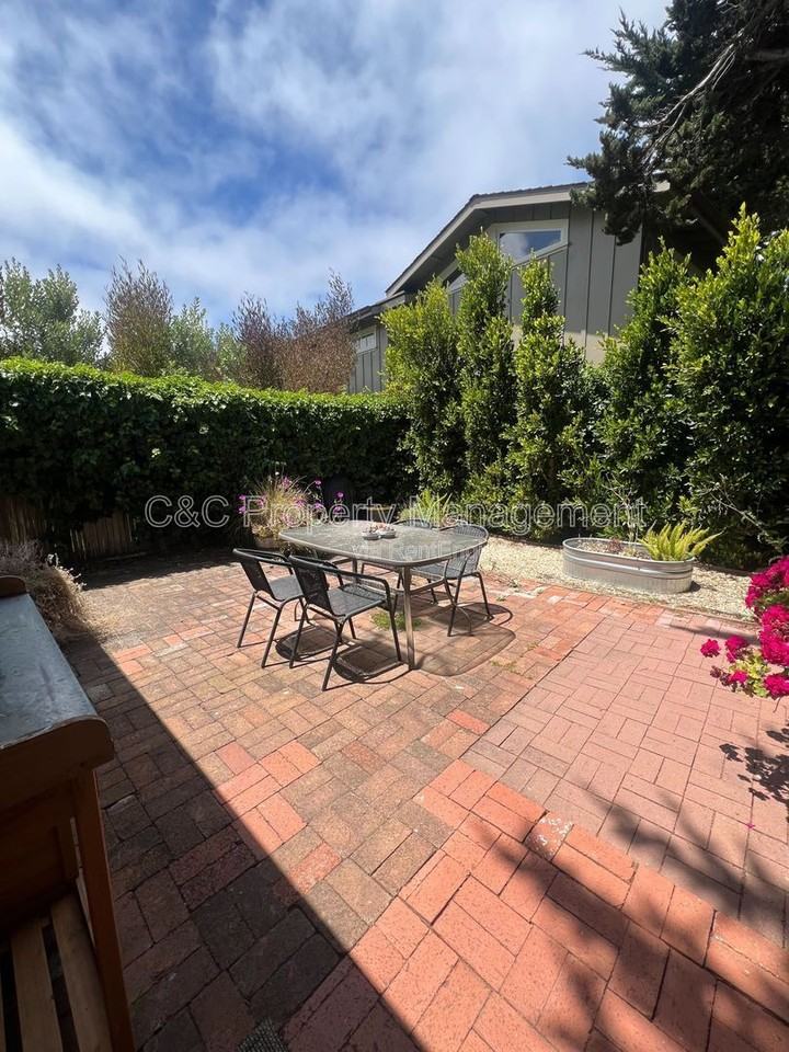 26208 Atherton Dr #2 - Photo 7 of 11