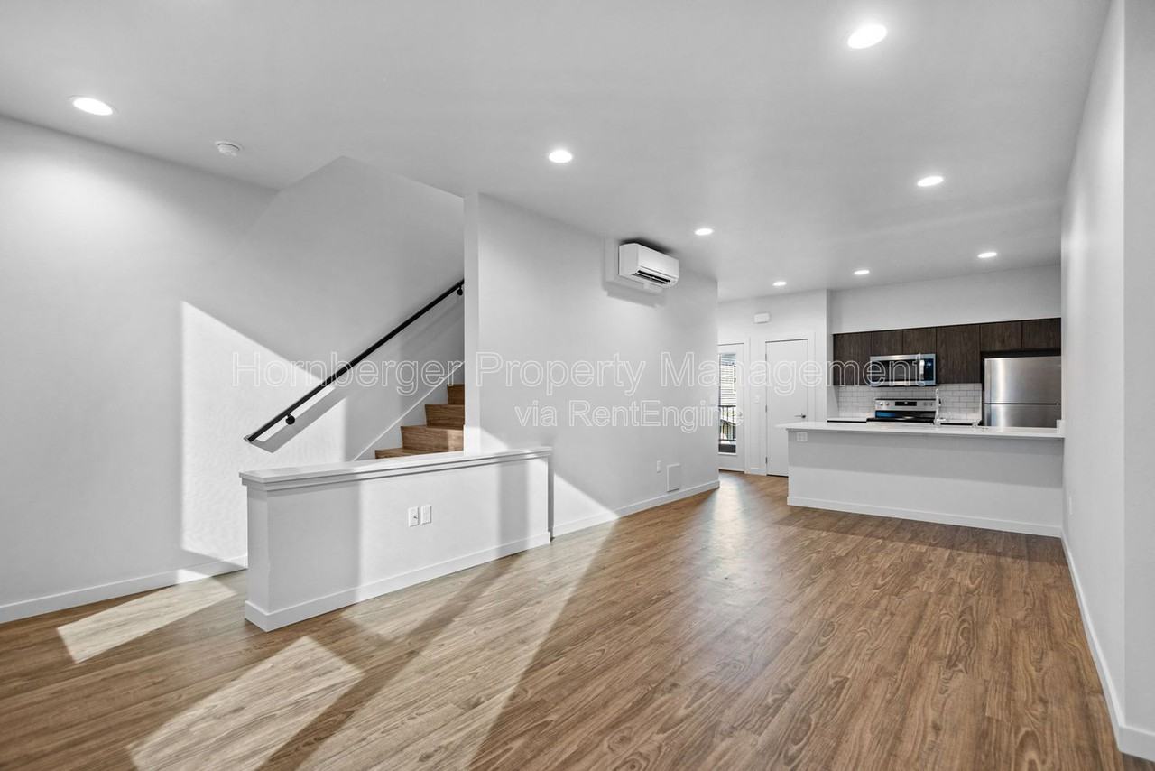 1860 N Hamilton St #3 - Photo 3 of 31