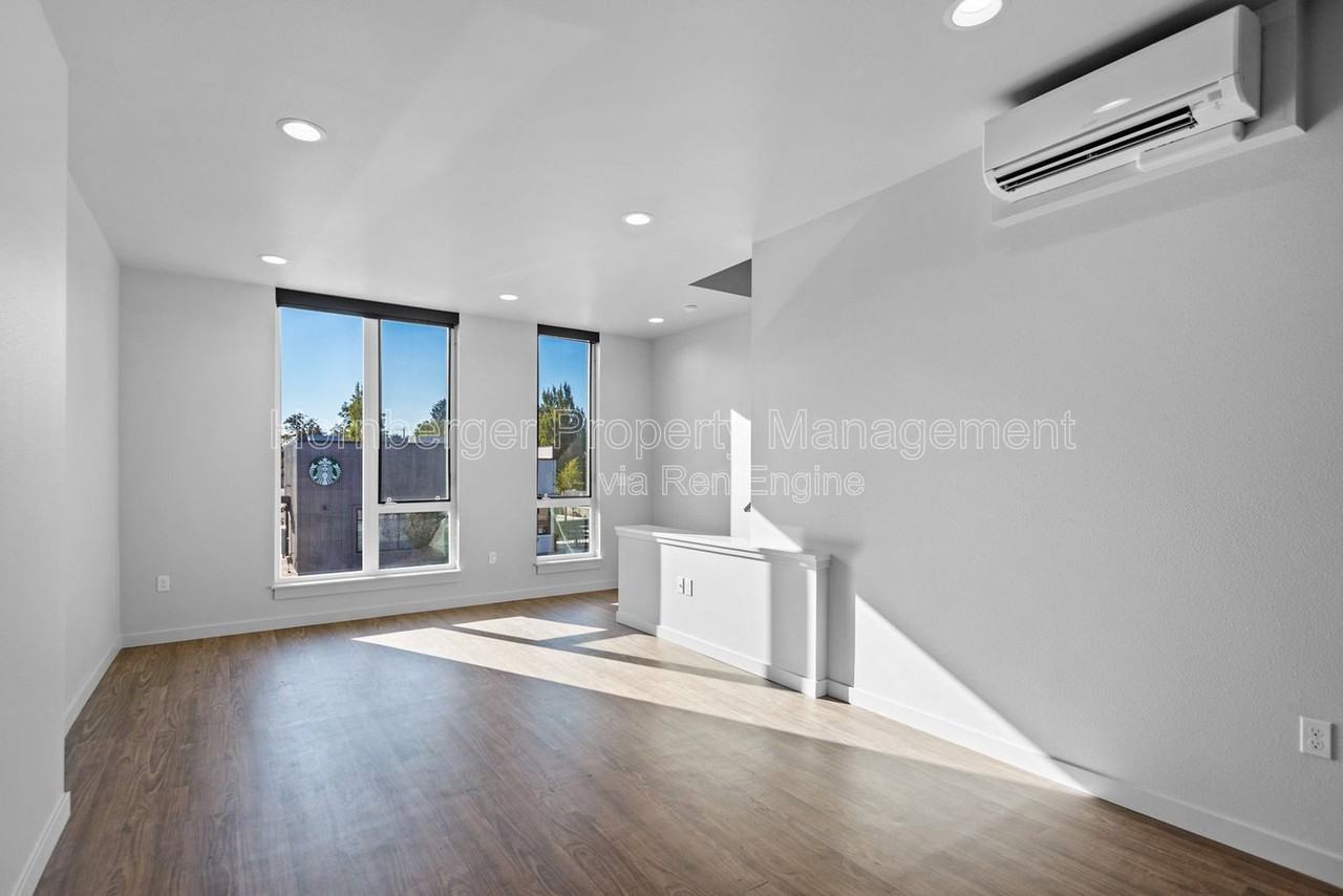 1860 N Hamilton St #3 - Photo 4 of 31