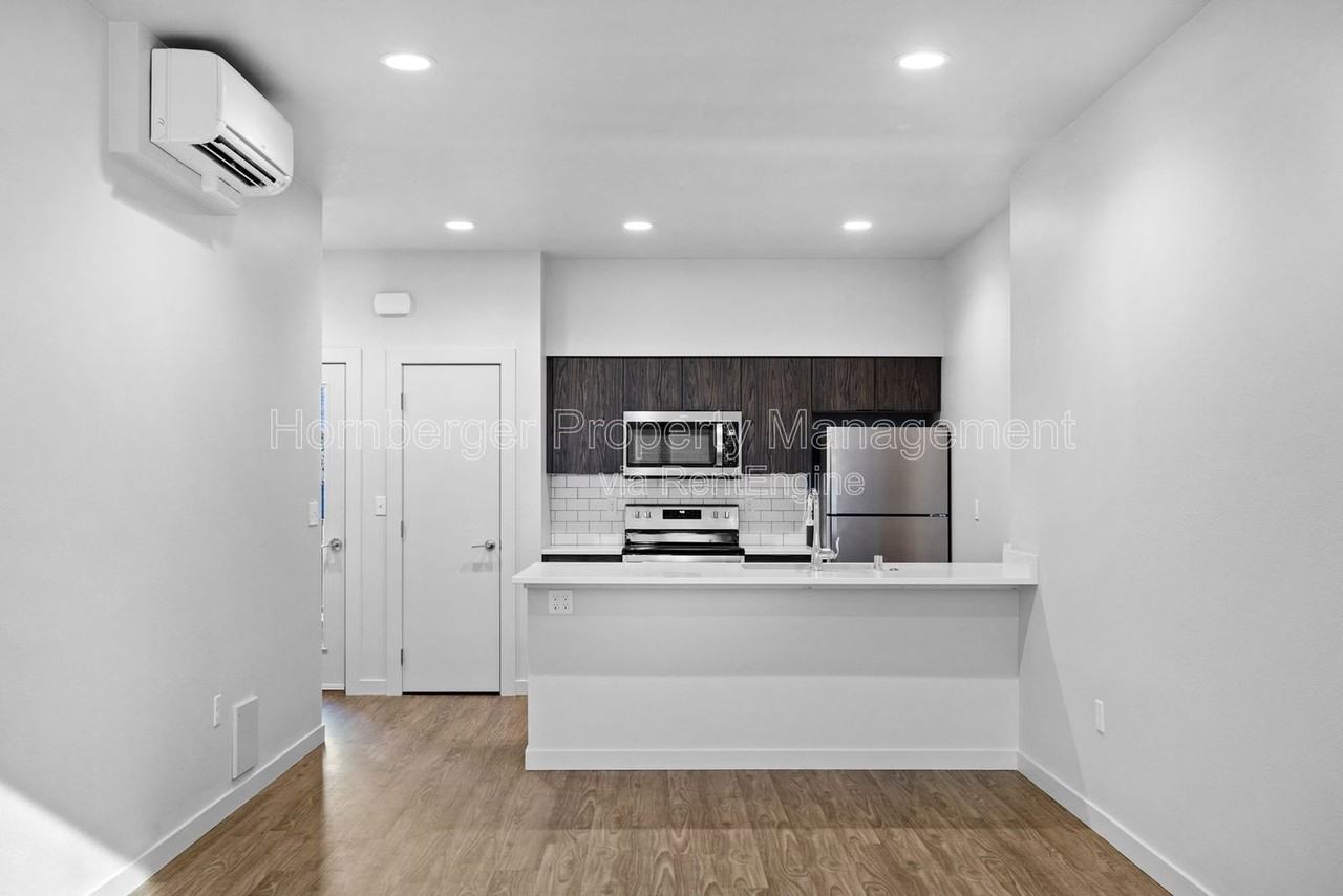 1860 N Hamilton St #3 - Photo 5 of 31