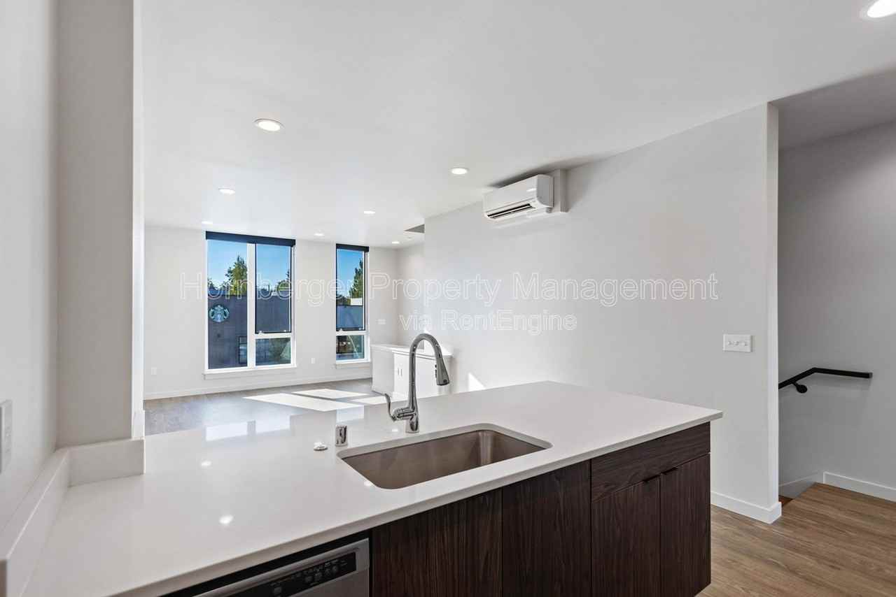 1860 N Hamilton St #3 - Photo 6 of 31