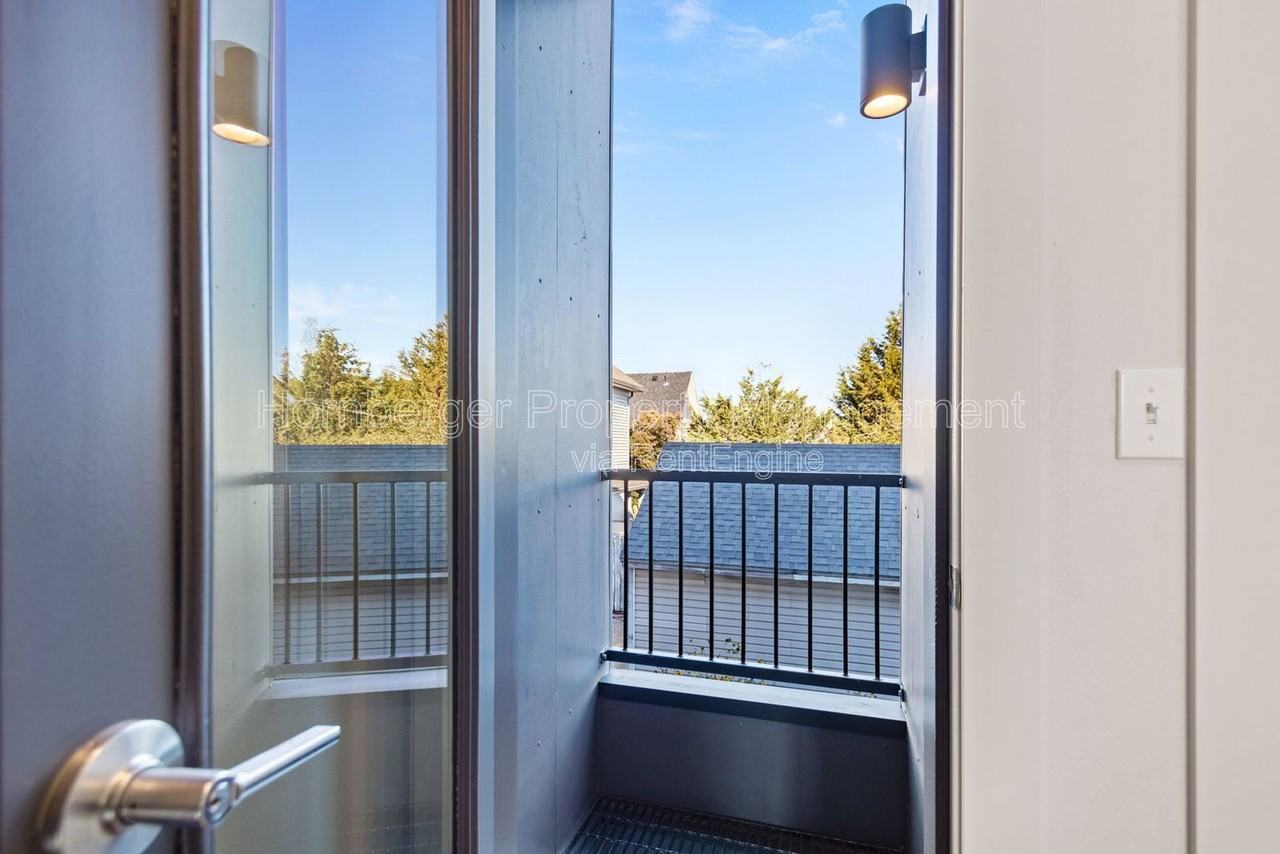 1860 N Hamilton St #3 - Photo 7 of 31