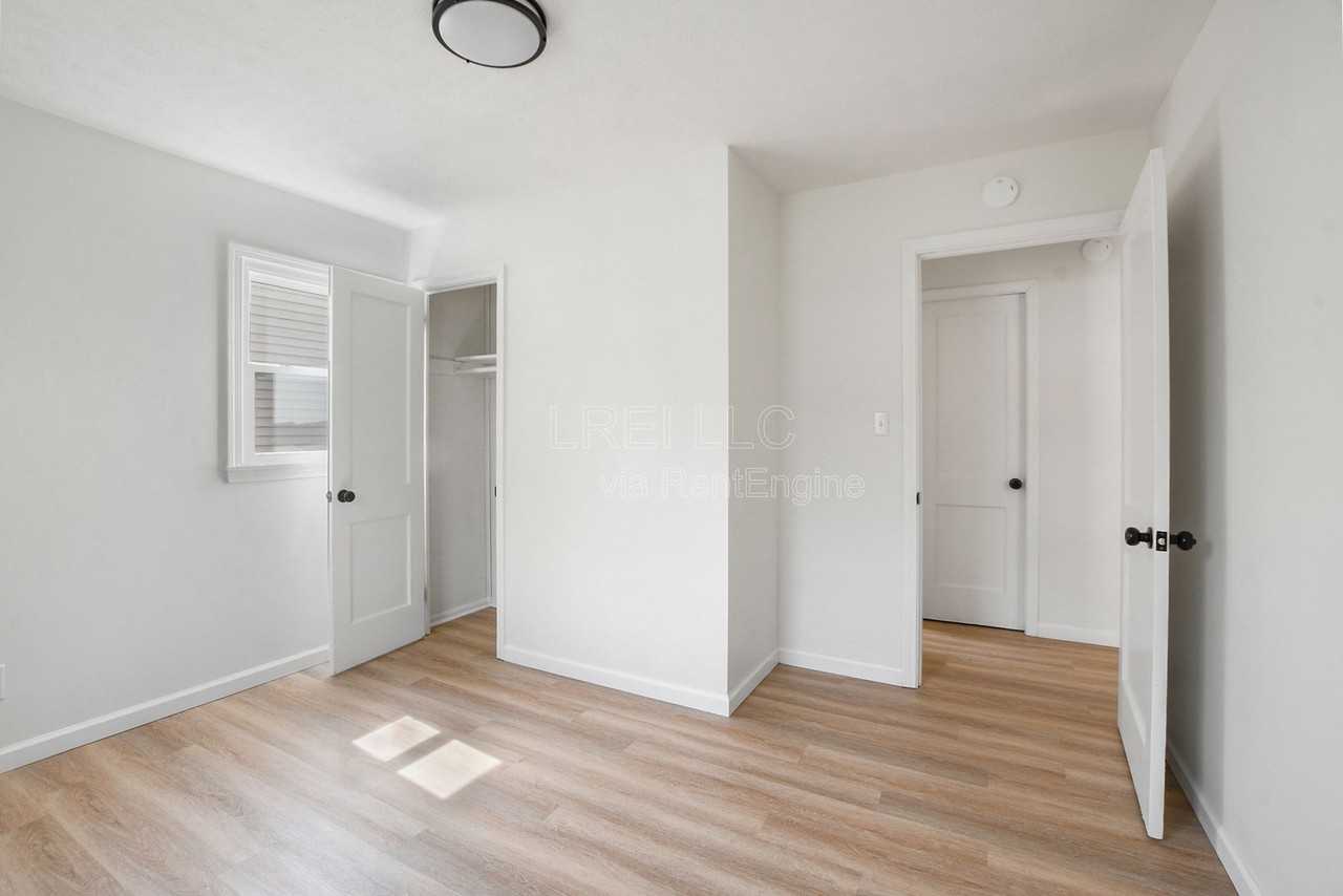 320 N 36th St - Photo 7 of 11