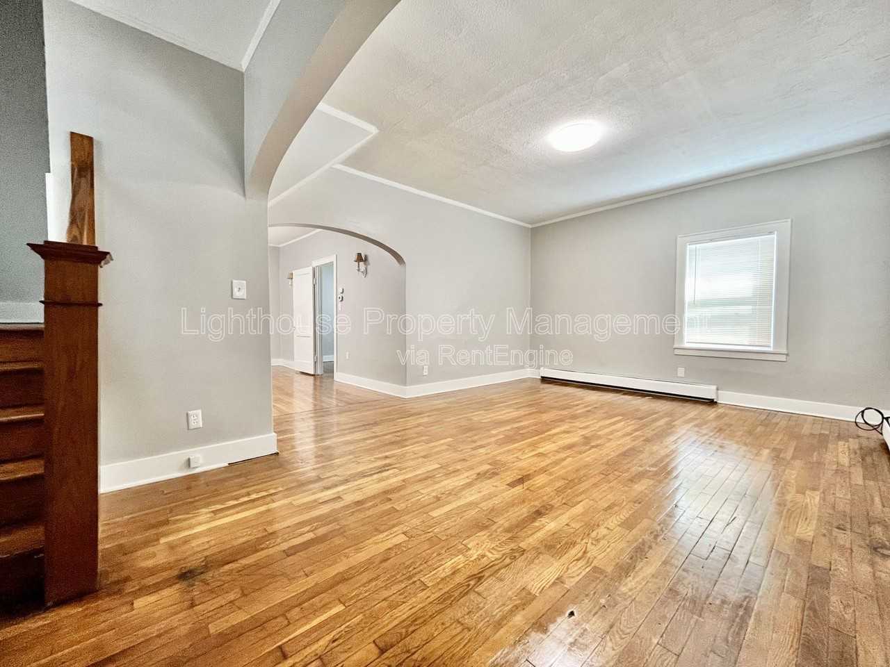 429 Carrier St Ne - Photo 3 of 28