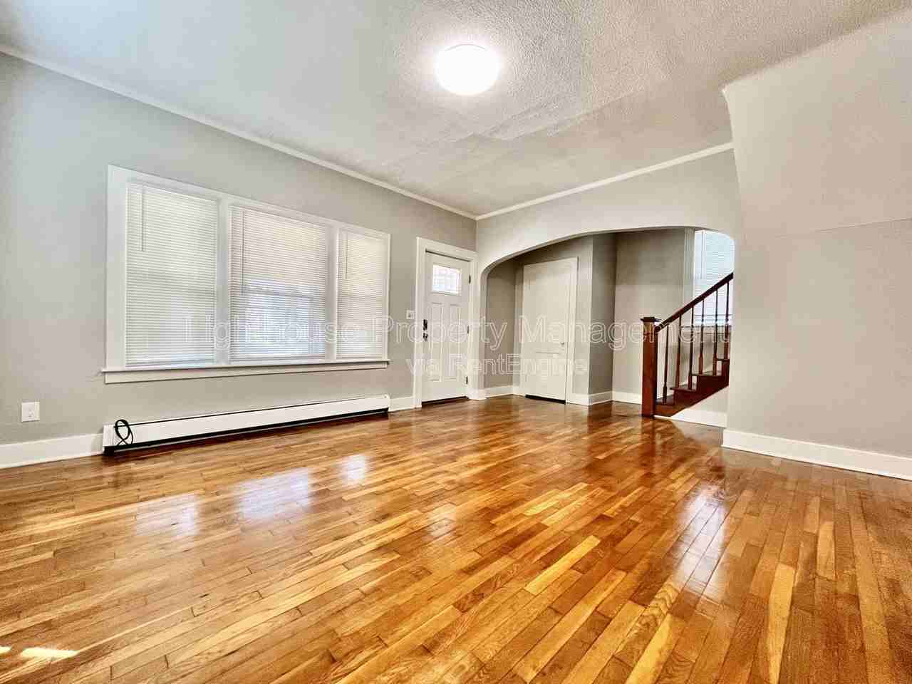 429 Carrier St Ne - Photo 5 of 28