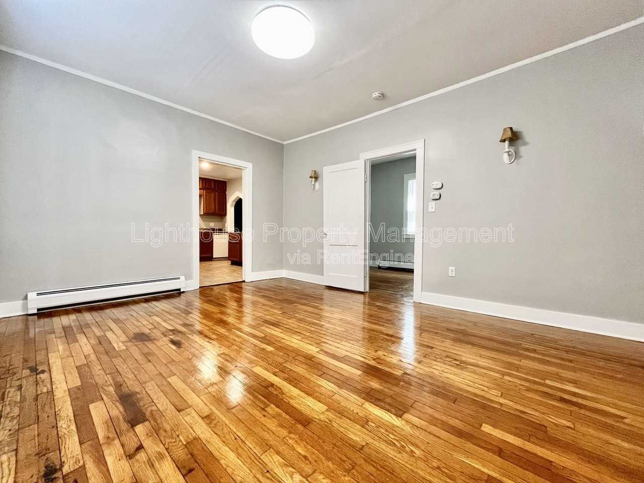 429 Carrier St Ne - Photo 7 of 28